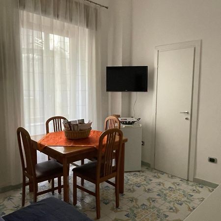 Queen Carolina'S Homes - Apartments In Old Town ナポリ エクステリア 写真