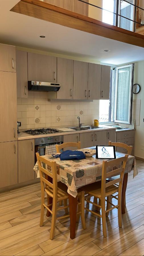 Queen Carolina'S Homes - Apartments In Old Town ナポリ エクステリア 写真